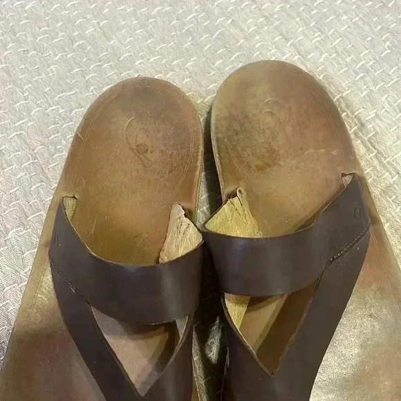 OluKai thong leather sandals - Picture 3 of 5